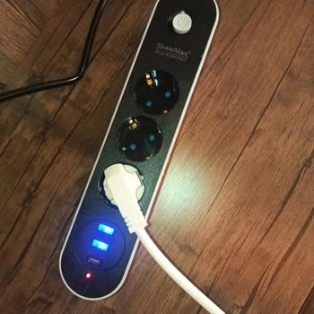 TV LED'leri Yüksek Akımdan Patladı Servis 6750 TL Ücret Talep Ediyor