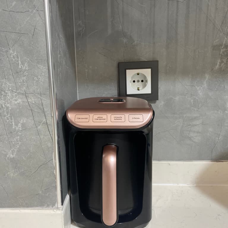 Karaca Hatır Közde Türk Kahve Makinesi 11 Gün İçinde Arızalandı, Değişim Talebi