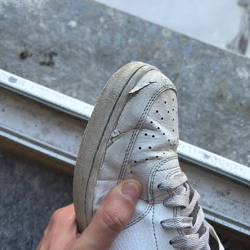 Nike Air Force Ayakkabımda Üç Ayda Yırtılma Ve Üretim Hatası Şüphesi