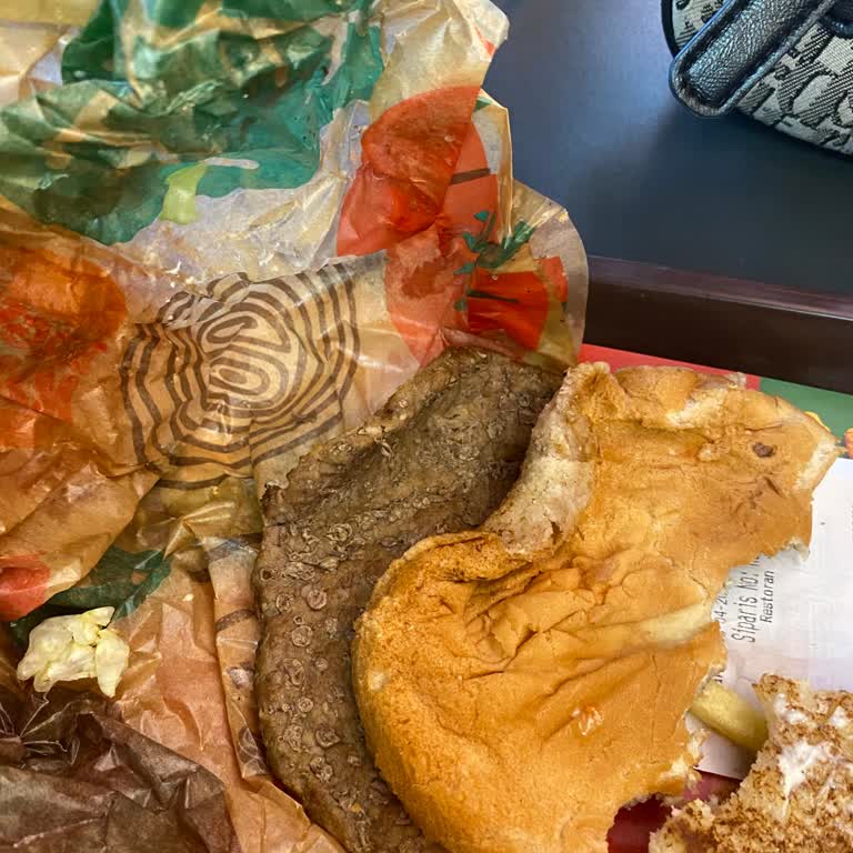 Soğuk Ve Kuru Whopper Sandviçte Lezzetsizlik: İade Talebi