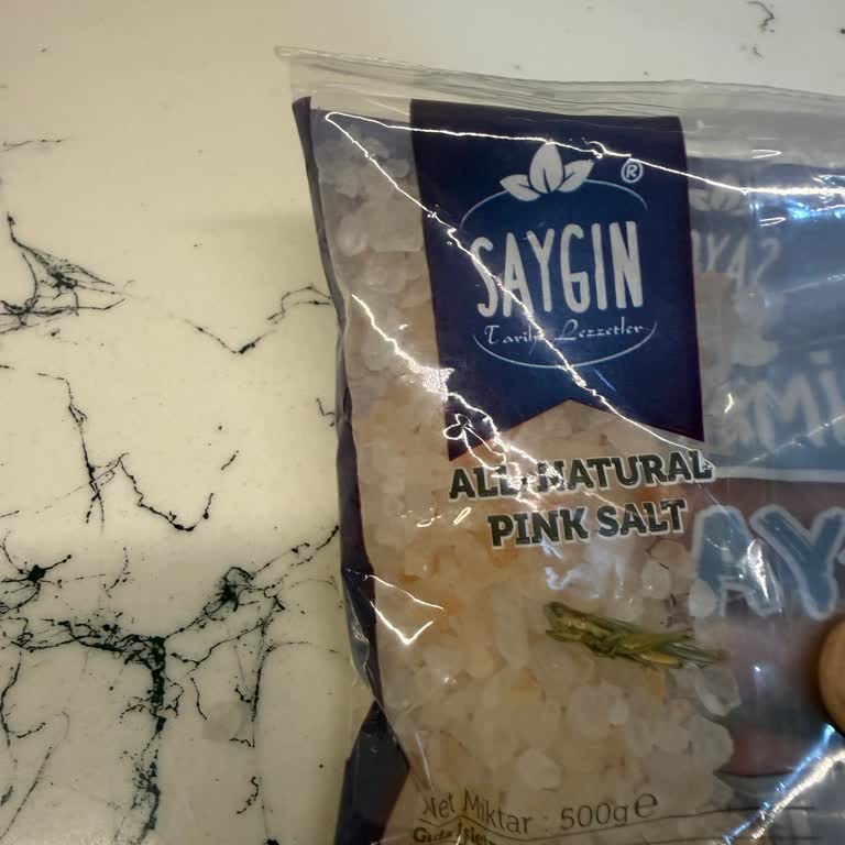 Himalaya Tuzunda Çekirge Bulunması Hijyen Ve Sağlık Endişesi