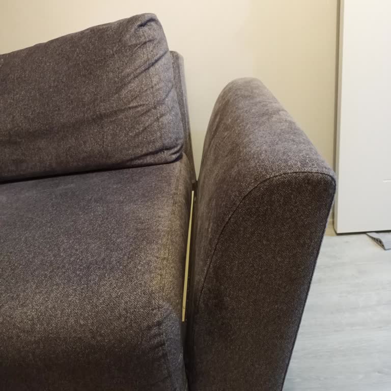 Kelebek Mobilya Desna Koltukta Kırık Kol Ve İade Reddi