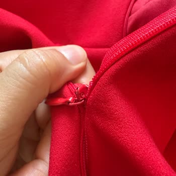 Hasarlı Elbise Ve Yetersiz Kargo Şubesi Süreci İçin Tazmin Talebi