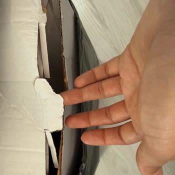 Hasarlı Elbise Ve Yetersiz Kargo Şubesi Süreci İçin Tazmin Talebi