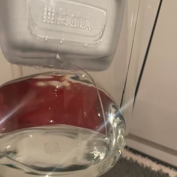 Brita Cam Sürahi Kırıldı: Yüksek Fiyatına Rağmen Dayanıksız Malzeme