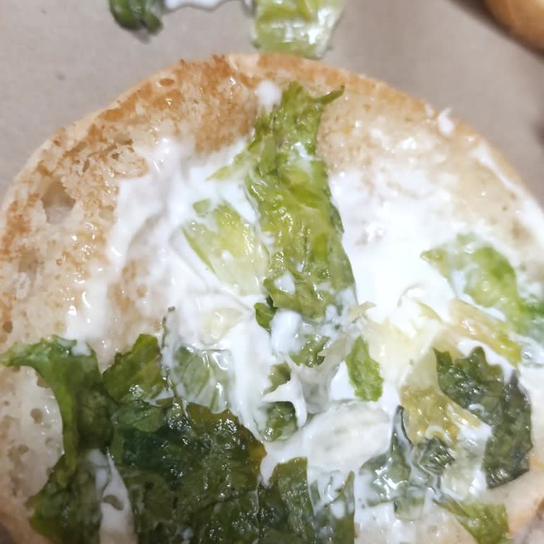 Soğuk Ve Bayat Patatesler, Kararmış Marul: Burger King’de Kalite Sorunu