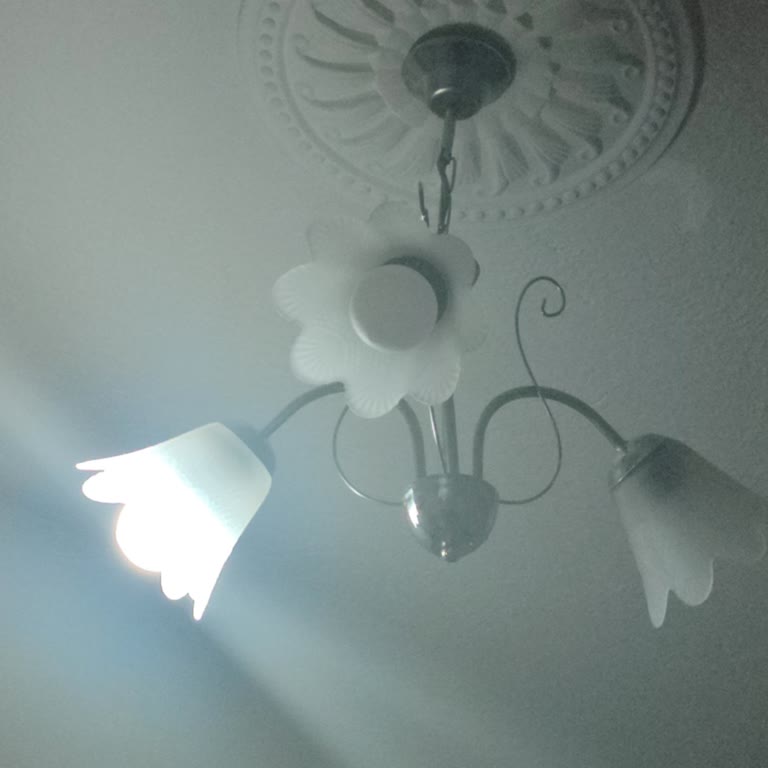 Akıllı Ampul Tek Düğmede Çalışmıyor Ve Garanti Değişim İstiyorum