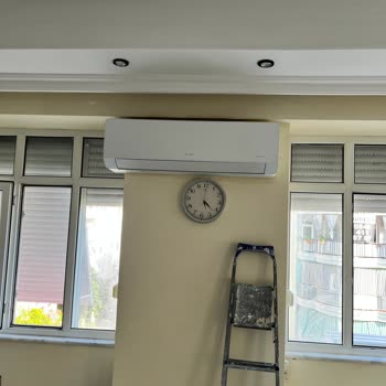 Orantısız İç Ünite Ve Pencereyi Engelleyen Dış Ünite, Yetkili Servisin Kaba Tutumu
