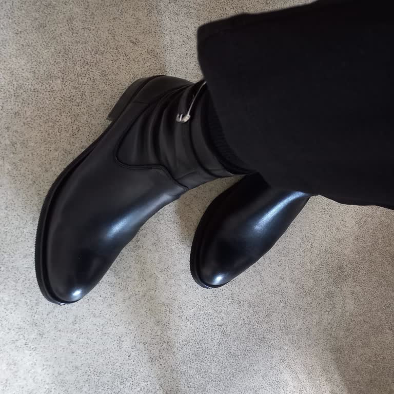 Ayakkabı Sürekli Vuruyor, Onarımlar İşe Yaramadı, İade İsteniyor