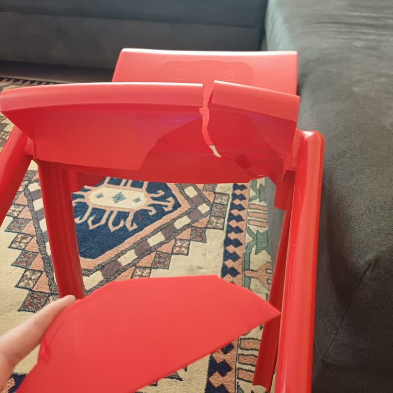 Gimsa Kırılan Çocuk Sandalyesi Ve Yanıltıcı 5 Yıllık Garanti