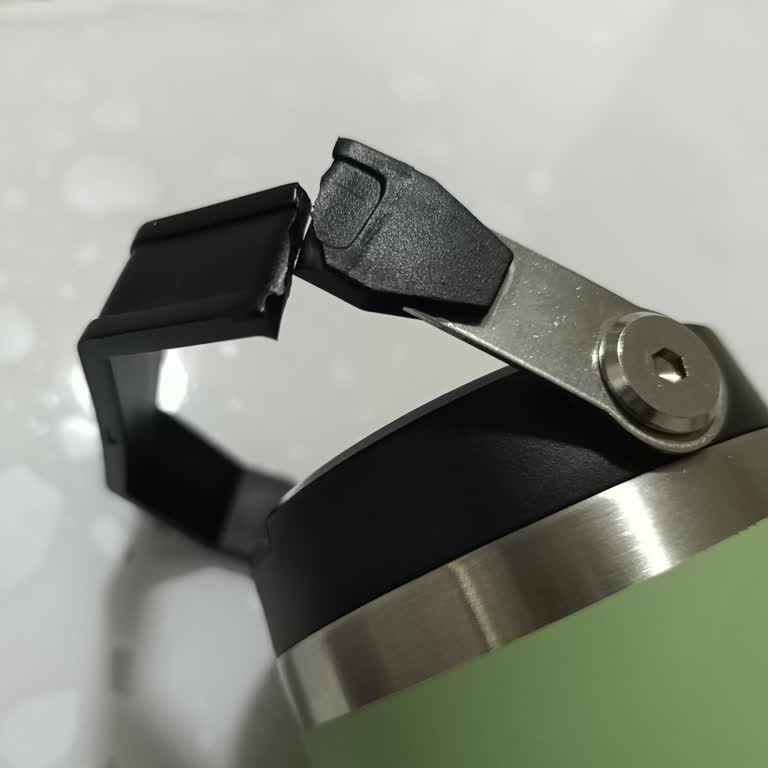 Migros'ta Kırılan Metal Termos Kulpu Ve Yetkili Servis Bilgisi Bulamama