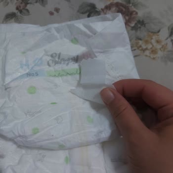 Kalite Kontrolü Eksikliği Nedeniyle Bağlama Yerleri Yapışmayan Bebek Bezleri