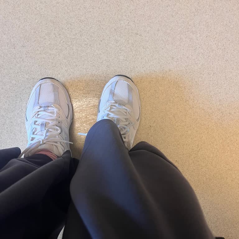 Beş Günlük New Balance 530 Ayakkabısında Ön Kırılma