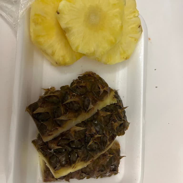 Çelikkayalar Market Otogar Şubesinde Çürük Ananas Satışı Ve Sağlık Riski