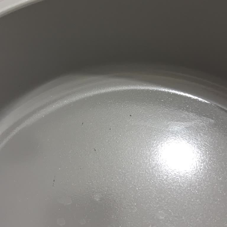 Neoflam Tencere Setinde İç Yüzey Soyulması Ve Kapak Deformasyonu