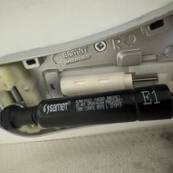 Samet Mobilya Taşıyıcı Kapak Pistonları Çalışmıyor, Değişim Talep Ediyorum