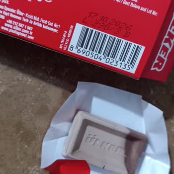 Ülker Sütlü Çikolatada Renk Değişikliği Ve Çocuğumun Bulantısı