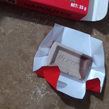 Ülker Sütlü Çikolatada Renk Değişikliği Ve Çocuğumun Bulantısı