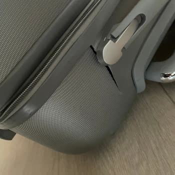 Kırık Bagaj Ve Kayıp Eşyalarla Çocuklu Yolculukta Yaşanan Mağduriyet