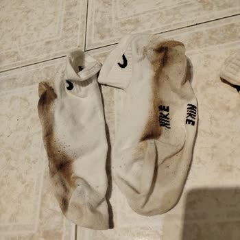 Elle Vizon Deri Günlük Ayakkabı Çorapları Renklendiriyor Ve İade Talebi Reddedildi