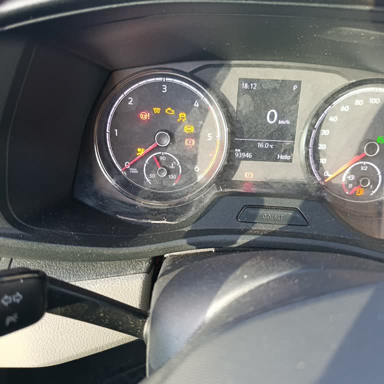 Volkswagen Transporter Ekran Arızası İçin 84.000 TL Ücret Ve Sürekli Uyarı Işıkları