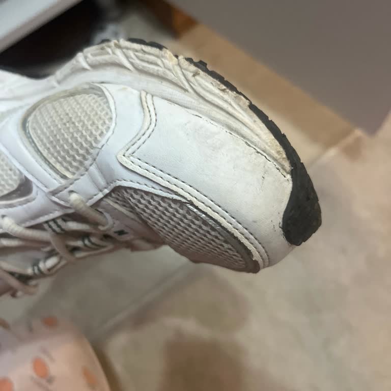 New Balance Ayakkabısında 6 Ayda Ciddi Açılma Ve Soyulma