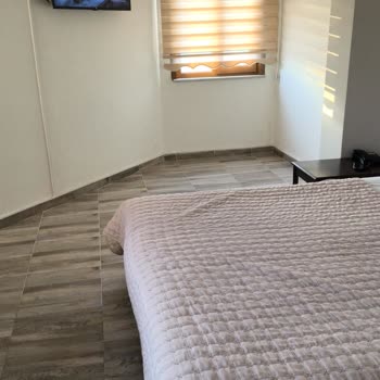 Yalova Starmax City Hotelde Hijyenik Olmayan Kirli Ve Kötü Kokulu Oda