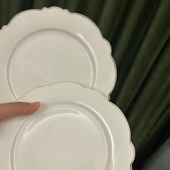 Karaca Züccaciye Kalitesine Uymayan Çizikli Tabak