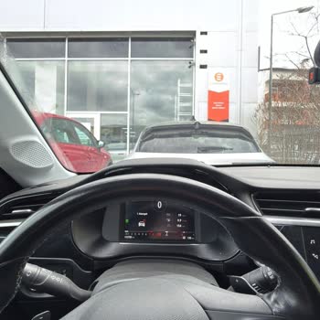 Yetkili Serviste Tanı Yok, 4.000 TL Ücret Ve Araç İzni Olmadan Başka Dükkanın Önüne Götürüldü