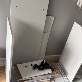 Yanlış Parçalı Dolap Ve Geciken Parça Teslimatı Kullanılamaz Duruma Getiriyor