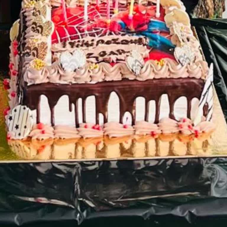 Baqla Pastaneleri Alakasız Pasta Gelmesi