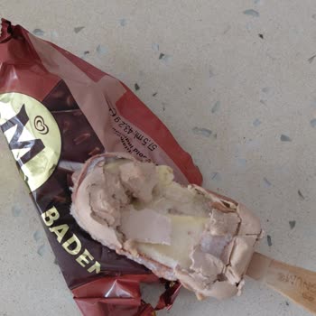 Magnum Mini Bademli Dondurmanın Küflü Çıkması Ve Ücret İadesi Talebi