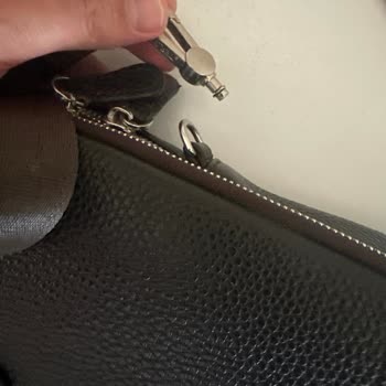 Kısa Sürede Kopan Deri Çantanın Metal Bağlantısı Ve Fatura İhmaline Karşı Şikayet