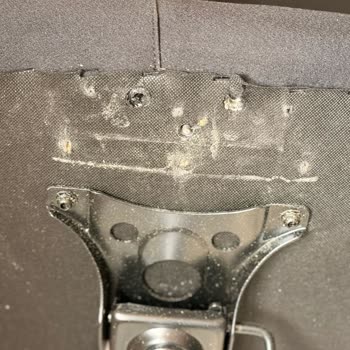 Kırılan Ergonomik Koltuklar Ve Cevapsız Müşteri Desteği