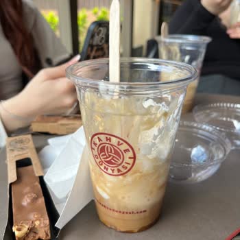 Kahve Dünyası Şubesinde Kaba Personel Ve Ürün Hazırlık Hataları