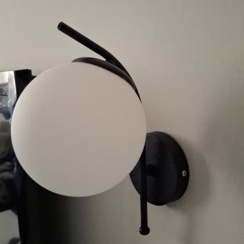 Kırık Ve Farklı Ürün Gönderildi, Satıcı Değişim İsteğini Reddetti