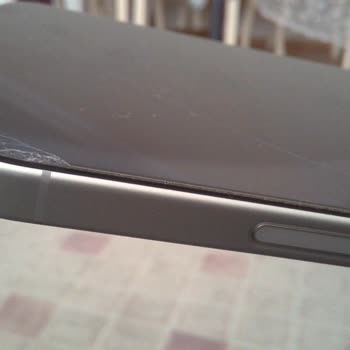 Kırılmaz Cam Çatladı Ve 1.800 TL İadesi Talep Ediliyor