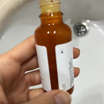 La Roche Posay Serumu Raf Ömrü Az, Kıvamı Ve Rengi Hızla Bozuldu