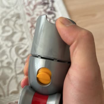 Dyson V12 Süpürge Başlığı Çözülerek Kullanılamaz Hale Geldi, Garanti Reddedildi