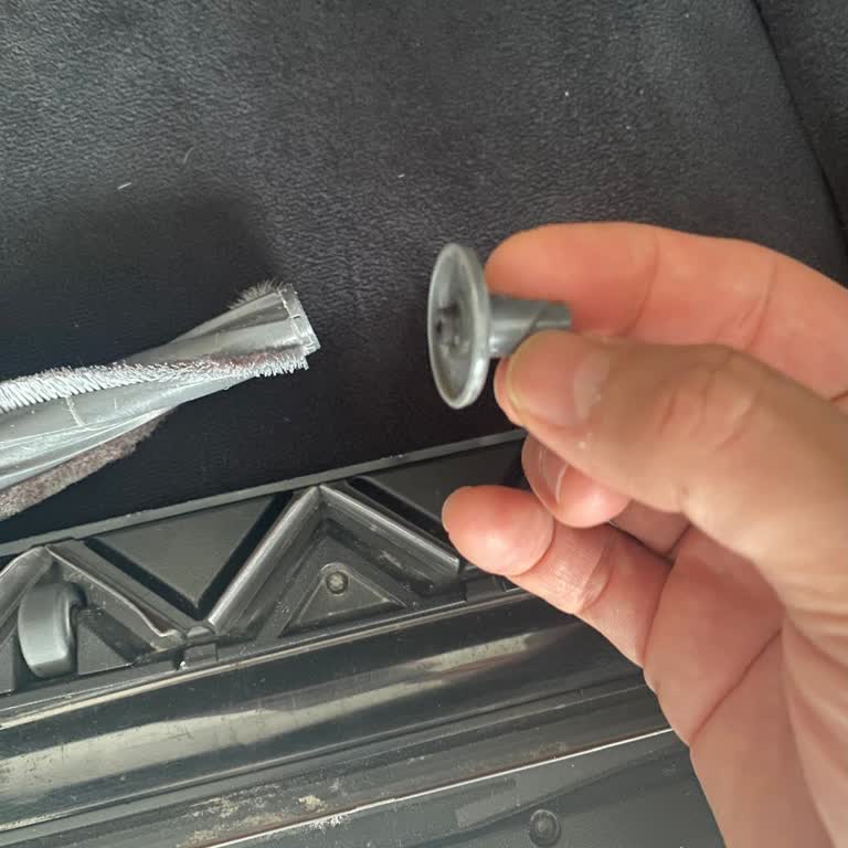 Philips Aqua Trio Süpürge Fırçası Kırıldı, Servis Kaba Ve Onarım Tekrar Çöktü