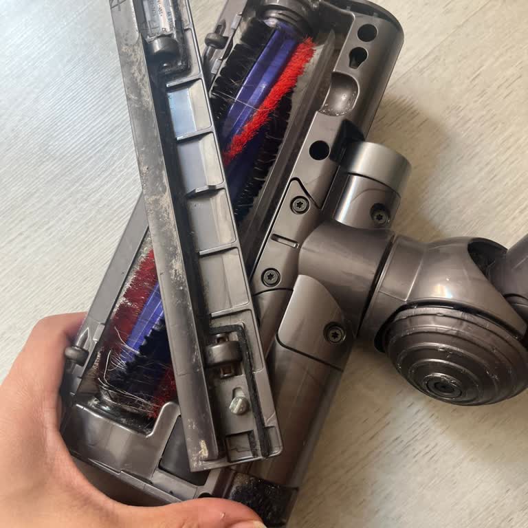 Dyson Turbo Başlığı Kısa Sürede Kırıldı Ve Garanti Değişimi Talep Ediyorum