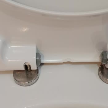 Serel Klozet Kapağının Kısa Sürede Çatlaması Ve Koçtaş'tan Yetersiz Çözüm