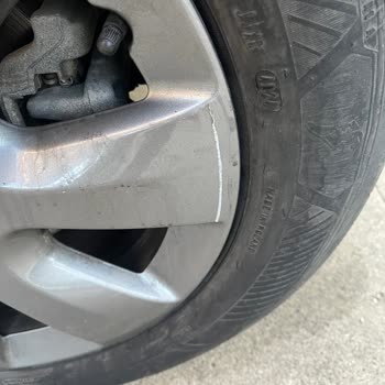 Goodyear Ekşili'de Lastik Değişimi Sonrası Jant Çiziklerini Bayi Kabul Etmedi