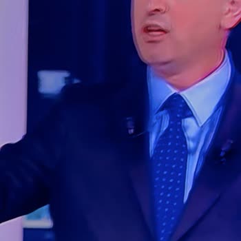 Media Markt'tan Kırmızı Tonlu Panel Arızalı QLED Televizyon Ve İlgisiz Servis