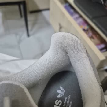 Kısa Sürede Deforme Olan Adidas Ayakkabısının Değişim Talebi Reddedildi