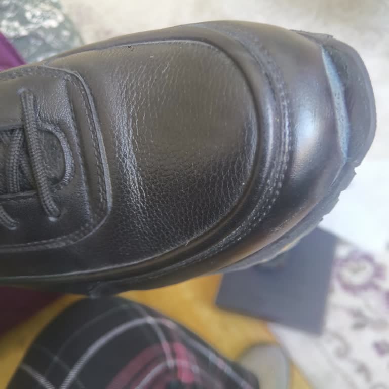 Derimod Ayakkabısının Kısa Sürede Açılan Uç Bölümü İçin İade Talebi