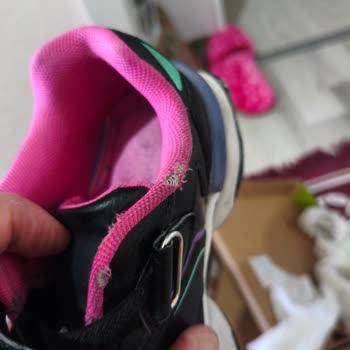 Kısa Sürede Yırtılan Lumberjack Ayakkabısı İçin Değişim Talebi