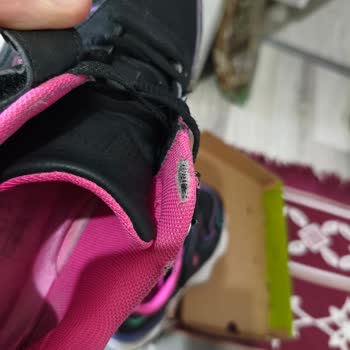 Kısa Sürede Yırtılan Lumberjack Ayakkabısı İçin Değişim Talebi