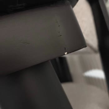 Masa Takımındaki Deformeler Ve Cevapsız Mağaza İletişimi