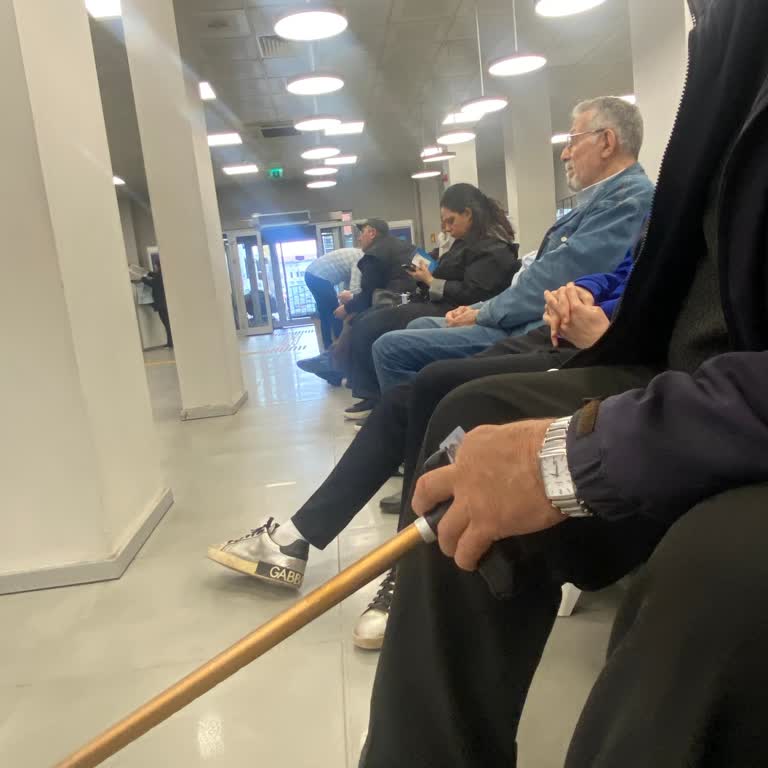 İş Bankası Sivas Şubesinde Uzun Bekleme Süresi Ve Personel Eksikliği